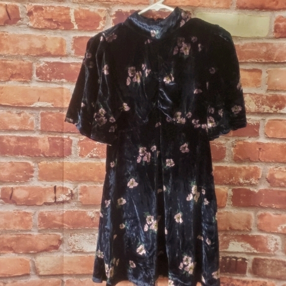 Free People Be My Baby Black Velvet Dress Sz 4, 12 - Picture 4 of 6
